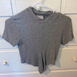 grey crop top